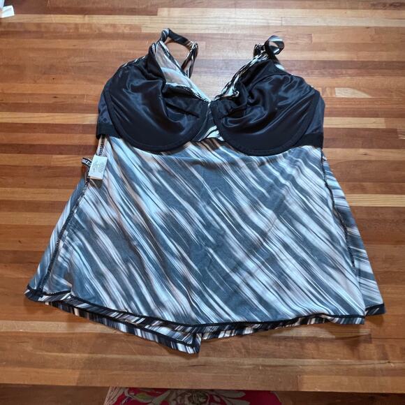 Miraclesuit  Warp Speed Love Knot Top Black/White 14DD retail $146 - Picture 6 of 12